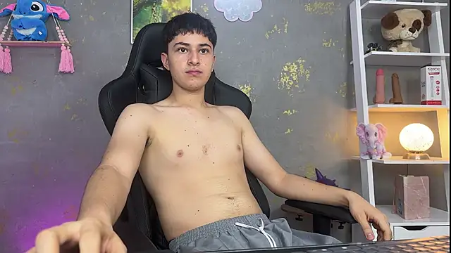 Snapshot of noah_magno_ chatting on April 2026 10:29:01 AM noah magno online show from April 2026 10:29:01 AM