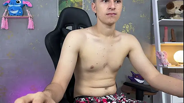 Snapshot of noah_magno_ chatting on April 2026 10:27:02 AM noah magno online show from April 2026 10:27:02 AM