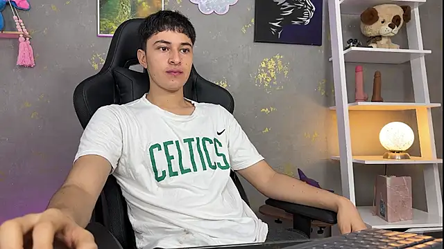 Snapshot of noah_magno_ chatting on April 2026 10:21:02 AM noah magno online show from April 2026 10:21:02 AM