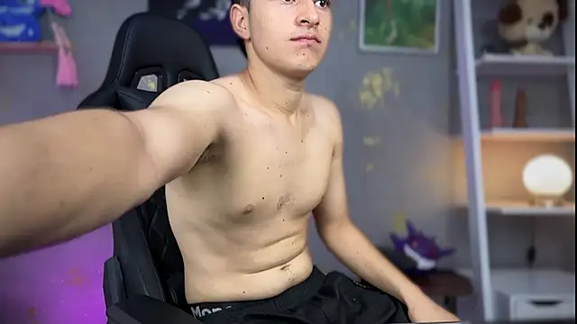 Snapshot of noah_magno_ chatting on April 2026 12:28:01 PM noah magno online show from April 2026 12:28:01 PM