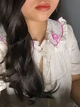 Rosecute11 online show from April 2026 05:04:01 PM