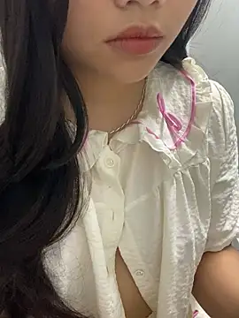 Rosecute11 online show from April 2026 08:39:01 PM