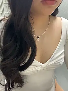 Rosecute11 online show from April 2026 05:30:01 PM