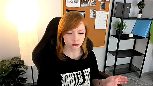 CherryCrushLove online show from April 2026 05:12:02 AM