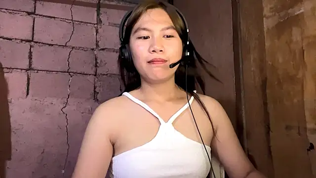 Snapshot of PeachyGlowBaby chatting on April 2026 09:16:02 AM PeachyGlowBaby online show from April 2026 09:16:02 AM