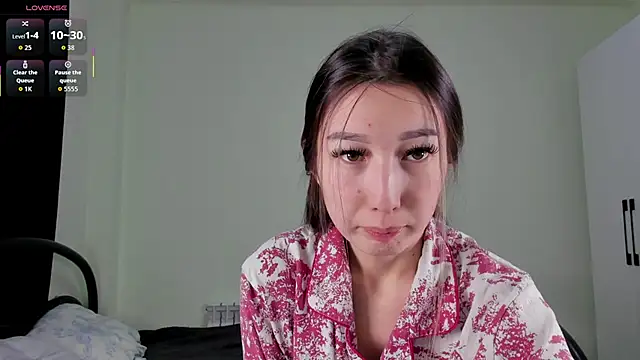 MoonPetite online show from April 2026 04:31:02 AM