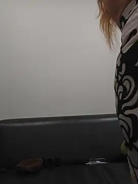 XRasee online show from April 2026 04:41:01 PM