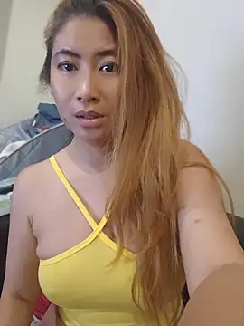 XRasee online show from May 2026 03:40:02 PM