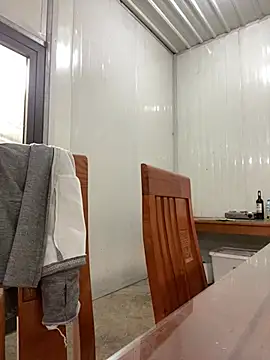 Elisa-a online show from April 2026 09:33:01 AM