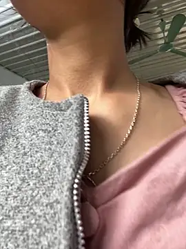 Elisa-a online show from April 2026 01:12:02 AM