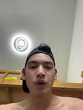 Snapshot of XHR2 chatting on April 2026 10:52:01 AM XHR2 online show from April 2026 10:52:01 AM