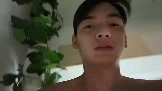 Snapshot of XHR2 chatting on April 2026 06:11:01 PM XHR2 online show from April 2026 06:11:01 PM