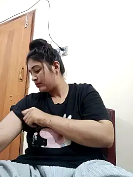 Snapshot of Joya-22 chatting on April 2026 08:32:01 PM Joya-22 online show from April 2026 08:32:01 PM