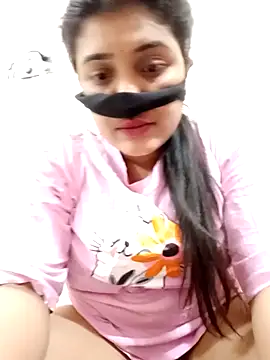 Snapshot of Joya-22 chatting on April 2026 11:33:02 PM Joya-22 online show from April 2026 11:33:02 PM