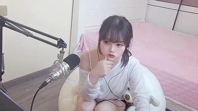 Snapshot of NINI531 chatting on April 2026 11:37:02 AM NINI531 online show from April 2026 11:37:02 AM