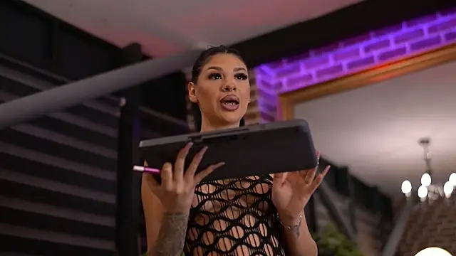 SpicyLeyla online show from April 2026 06:03:01 PM