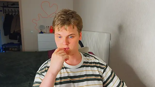 EvincedHook online show from April 2026 01:17:02 PM