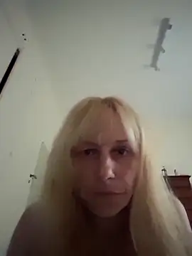 RinaSunX online show from April 2026 04:02:01 PM