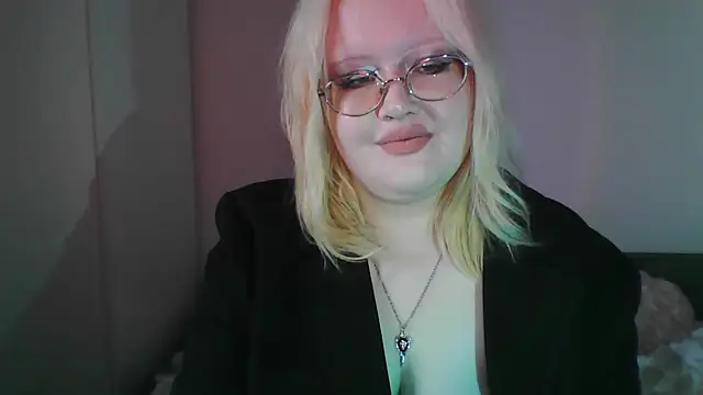 Snapshot of Elayne_Sweet chatting on April 2026 08:08:02 AM Elayne Sweet online show from April 2026 08:08:02 AM