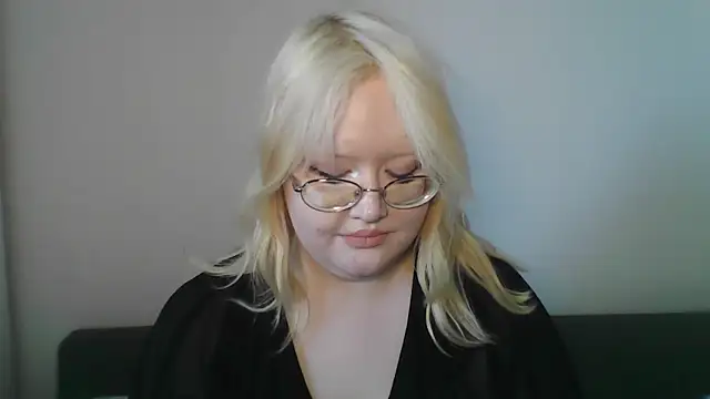 Snapshot of Elayne_Sweet chatting on April 2026 09:22:01 AM Elayne Sweet online show from April 2026 09:22:01 AM