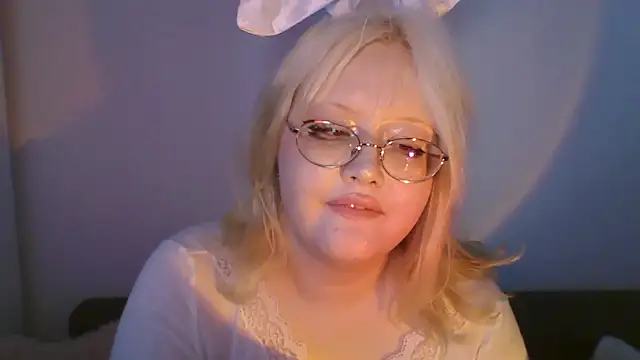 Snapshot of Elayne_Sweet chatting on April 2026 08:10:01 AM Elayne Sweet online show from April 2026 08:10:01 AM