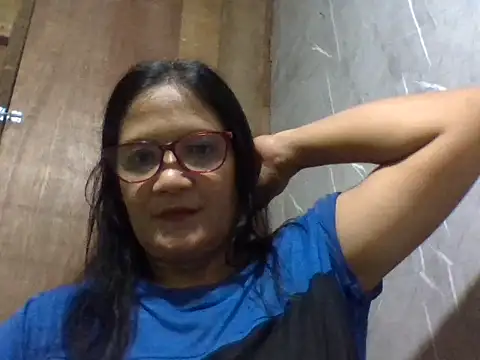 Snapshot of PinayZaira chatting on May 2026 08:10:02 AM PinayZaira online show from May 2026 08:10:02 AM