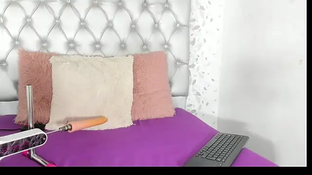 Snapshot of brenda_sofia69 chatting on July 2026 01:40:01 PM brenda sofia69 online show from July 2026 01:40:01 PM
