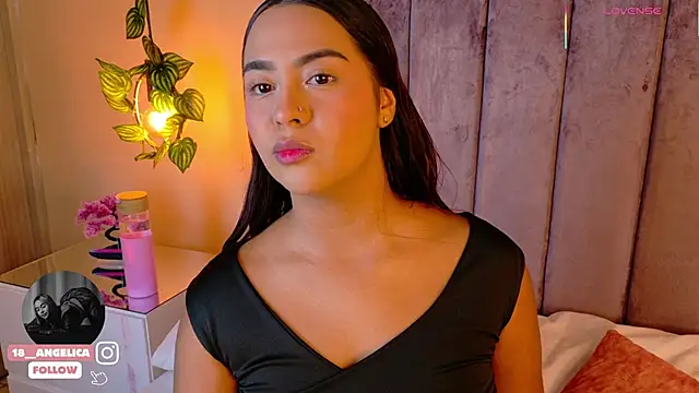 Snapshot of angelicaa_garcia chatting on April 2026 11:49:02 AM angelicaa garcia online show from April 2026 11:49:02 AM