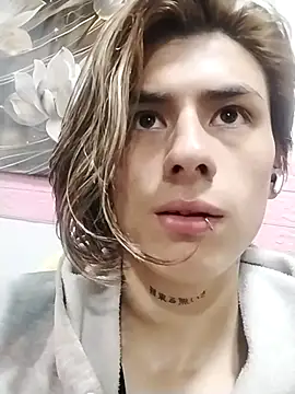 AlanFox1 online show from April 2026 12:33:01 AM