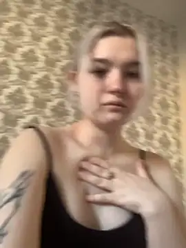 Snapshot of KimCarr chatting on April 2026 01:40:01 PM KimCarr online show from April 2026 01:40:01 PM