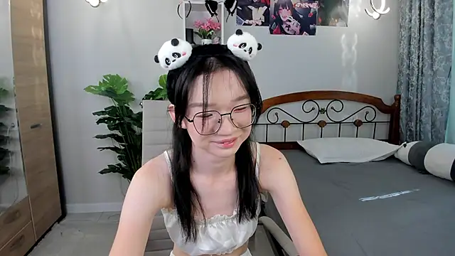 Snapshot of syuri_sun chatting on July 2026 11:21:01 AM syuri sun online show from July 2026 11:21:01 AM