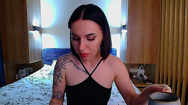 Snapshot of Sour_Berry_ chatting on May 2026 06:42:02 PM Sour Berry online show from May 2026 06:42:02 PM