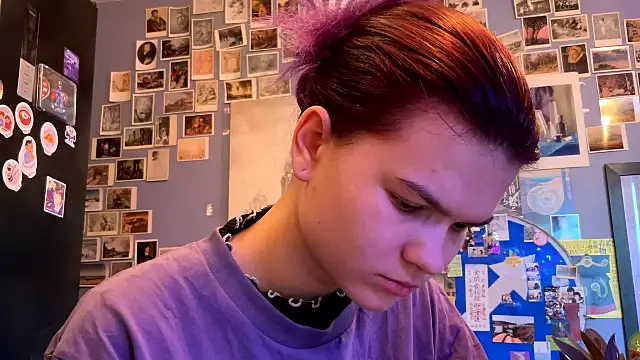 DarylLarrow online show from April 2026 04:14:01 AM