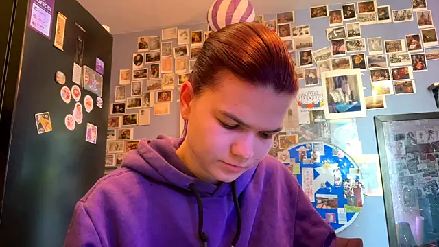 DarylLarrow online show from April 2026 04:08:02 AM