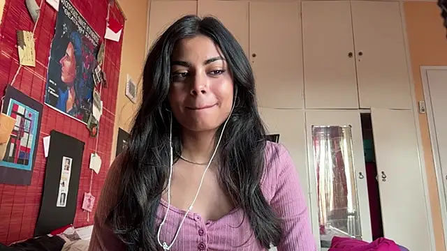 JenniRoutt online show from April 2026 12:42:02 PM