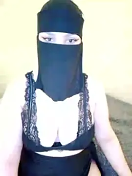 Queen Lola online show from April 2026 02:57:01 PM