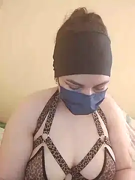 Queen Lola online show from April 2026 03:07:02 PM