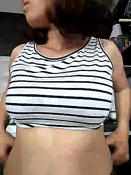 Akhanex01 online show from June 2026 06:36:01 PM