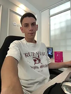 Snapshot of Liam_Fiire chatting on April 2026 03:52:02 PM Liam Fiire online show from April 2026 03:52:02 PM