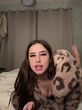 Snapshot of Chloewhiteex chatting on April 2026 10:13:01 PM Chloewhiteex online show from April 2026 10:13:01 PM