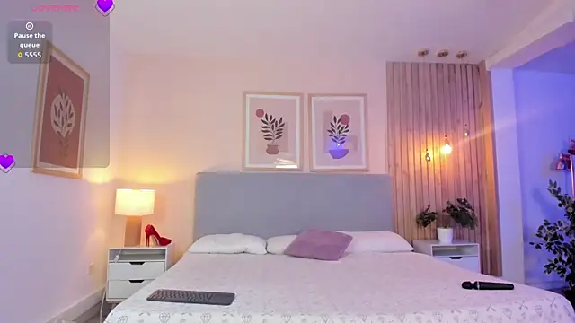 Snapshot of Moon_of_Hades chatting on April 2026 03:46:02 AM Moon of Hades online show from April 2026 03:46:02 AM