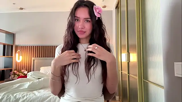 MinnaWatwood online show from April 2026 06:07:02 AM