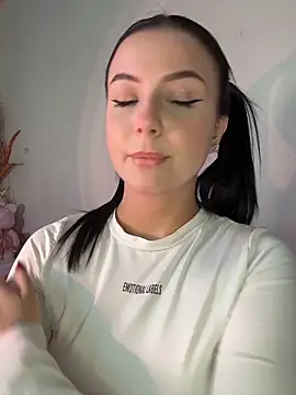 L0LA XO online show from April 2026 11:17:01 AM