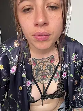 MartinaLorenss online show from May 2026 04:01:02 PM
