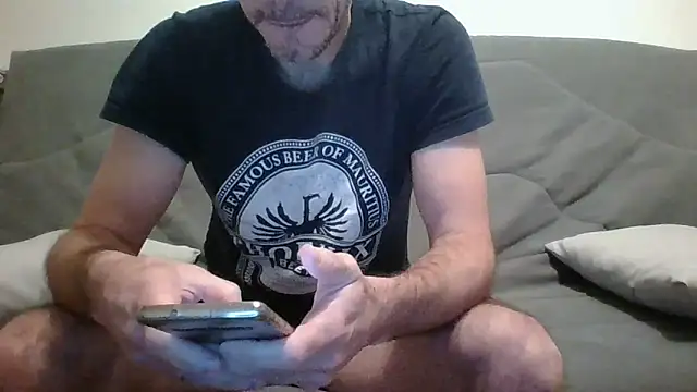 Snapshot of Valmont3340 chatting on April 2026 08:21:01 AM Valmont3340 online show from April 2026 08:21:01 AM