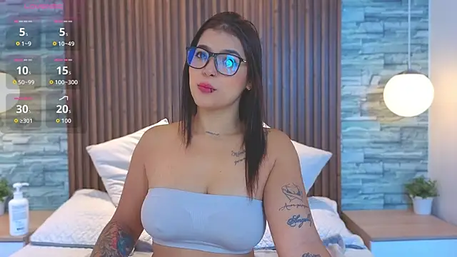 Snapshot of Mia_milf_x chatting on June 2026 11:15:01 AM Mia milf x online show from June 2026 11:15:01 AM