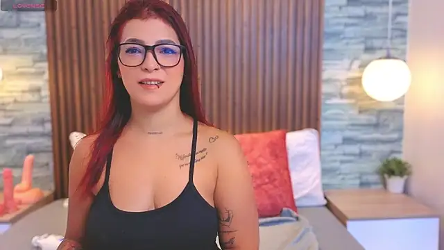 Snapshot of Mia_milf_x chatting on July 2026 11:22:02 AM Mia milf x online show from July 2026 11:22:02 AM