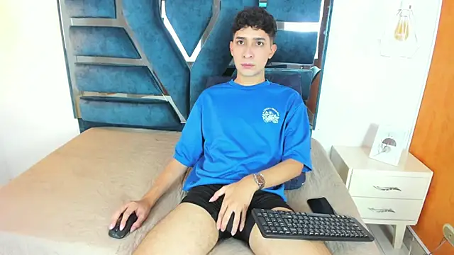 Alantaylorr  online show from May 2026 03:33:01 PM