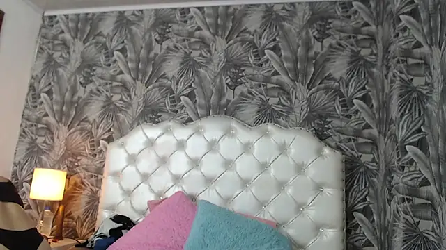 ViviJones online show from May 2026 07:20:02 PM