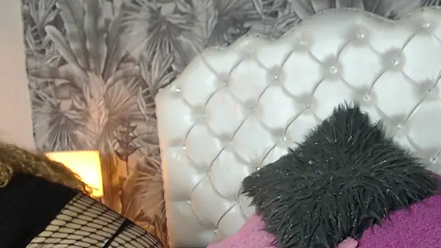 ViviJones online show from April 2026 07:59:01 PM